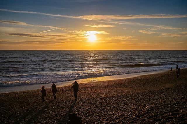 savepippbrook's tweet photo. Brighton beach afternoon sun

#brighton #brightonbeach #brighton_ig #i❤️brighton  #landscapelovers #landscapephotography  #landscapehunter 
#moodygrams #gameoftones #ig_mood # #nature_brilliance #peaceful
#dusk #sunset #wintersunset #seascape #seasunset … https://t.co/79d6I5cOLN https://t.co/3gcpz684CQ
