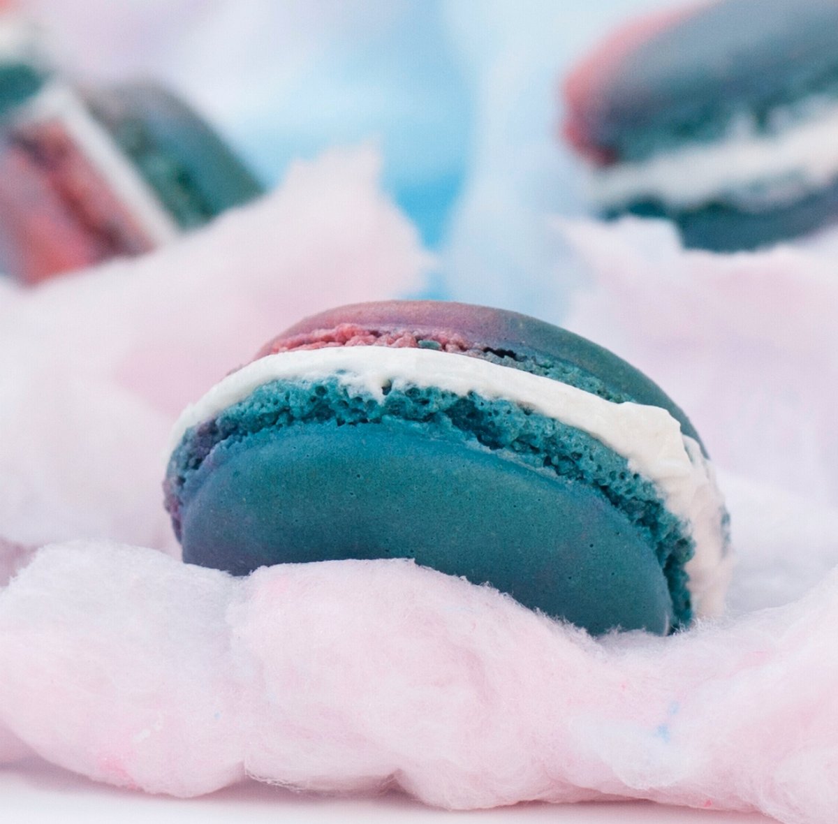 MaKaRohn_Store's tweet photo. Cotton candy macarons wrapped in cotton candy—too much or just right?🤔Asking for a friend.😜 #phaat #sweetdreams #cottoncandy https://t.co/5paY28Bhvx