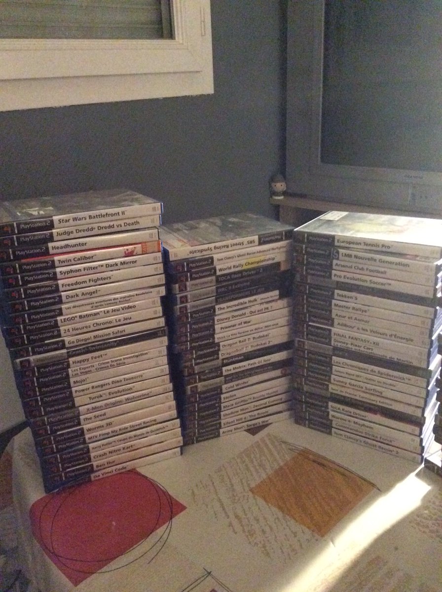 PlaystationSet's tweet image. Fin de ps2 jai un peux de trois #collection #ps3