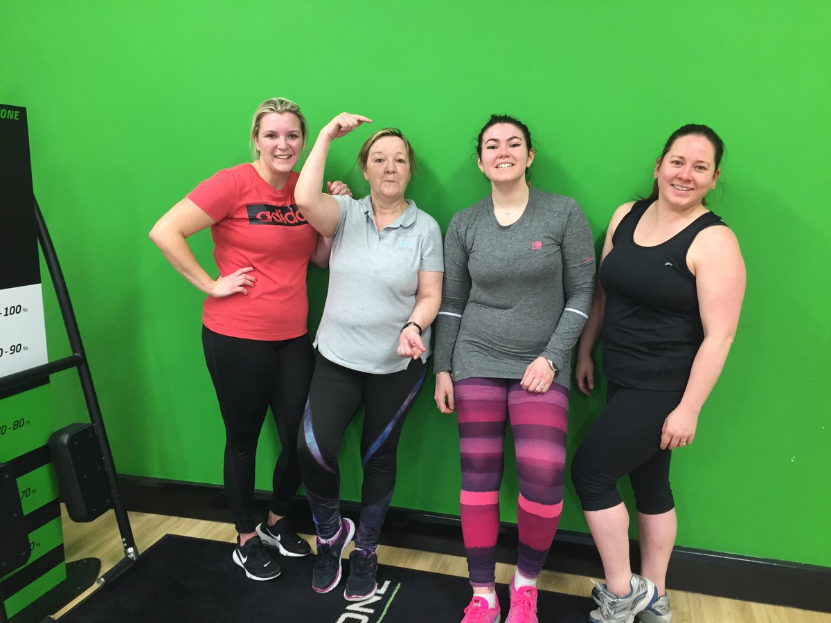 Our lovey S joined club 200 today! Achieving 200upps in 25 mins is pretty tough! Greatwork! #hardwork #teamspirit #Motivation #teamwork #HIIT #fitness