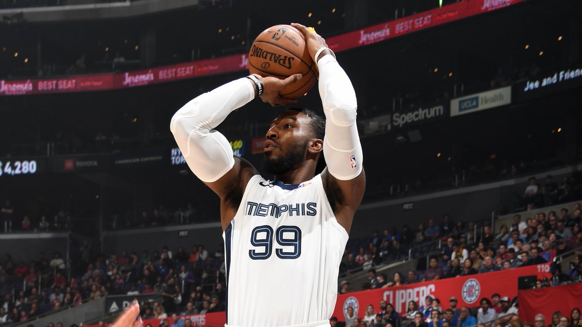 NBA's tweet photo. Jae Crowder through 3 quarters:

27 PTS (6 3PM) 
8 REB, 7 AST
3 STL, 3 BLK

@memgrizz | #GrindCity https://t.co/t9pPsWKh3e