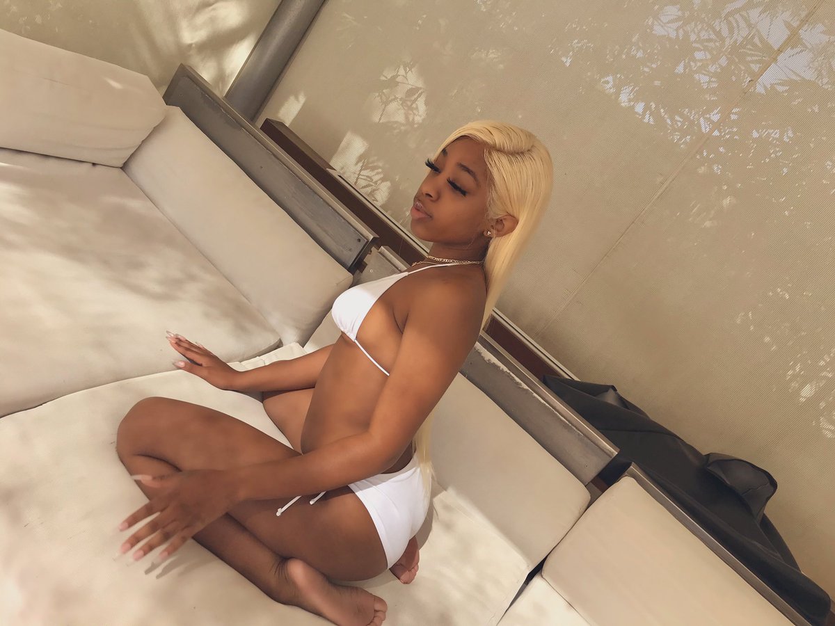 _adoreashley's tweet photo. Real Baddie from da Pote 😜 #oldfiles https://t.co/UQomeg22Lj