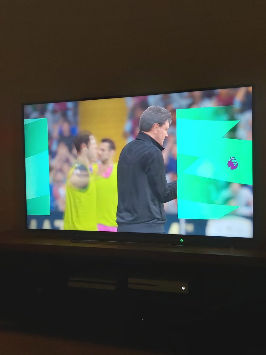 JonCorf's tweet photo. @EASPORTSFIFA second night running this has happened? The green EPL logo from a replay has stuck over the match. Is it a known issue? Patch on the way??? Only way to remove is to restart the game! https://t.co/K8YCJKY09i
