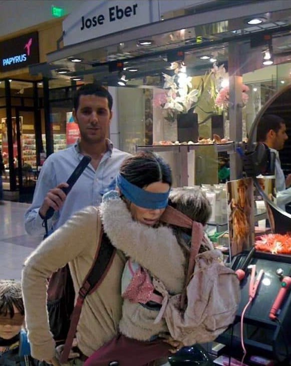 mrjafri's tweet photo. #TheLastTimeIWentToTheMall almost made eye contact with the kiosk people https://t.co/9rSergUtwp