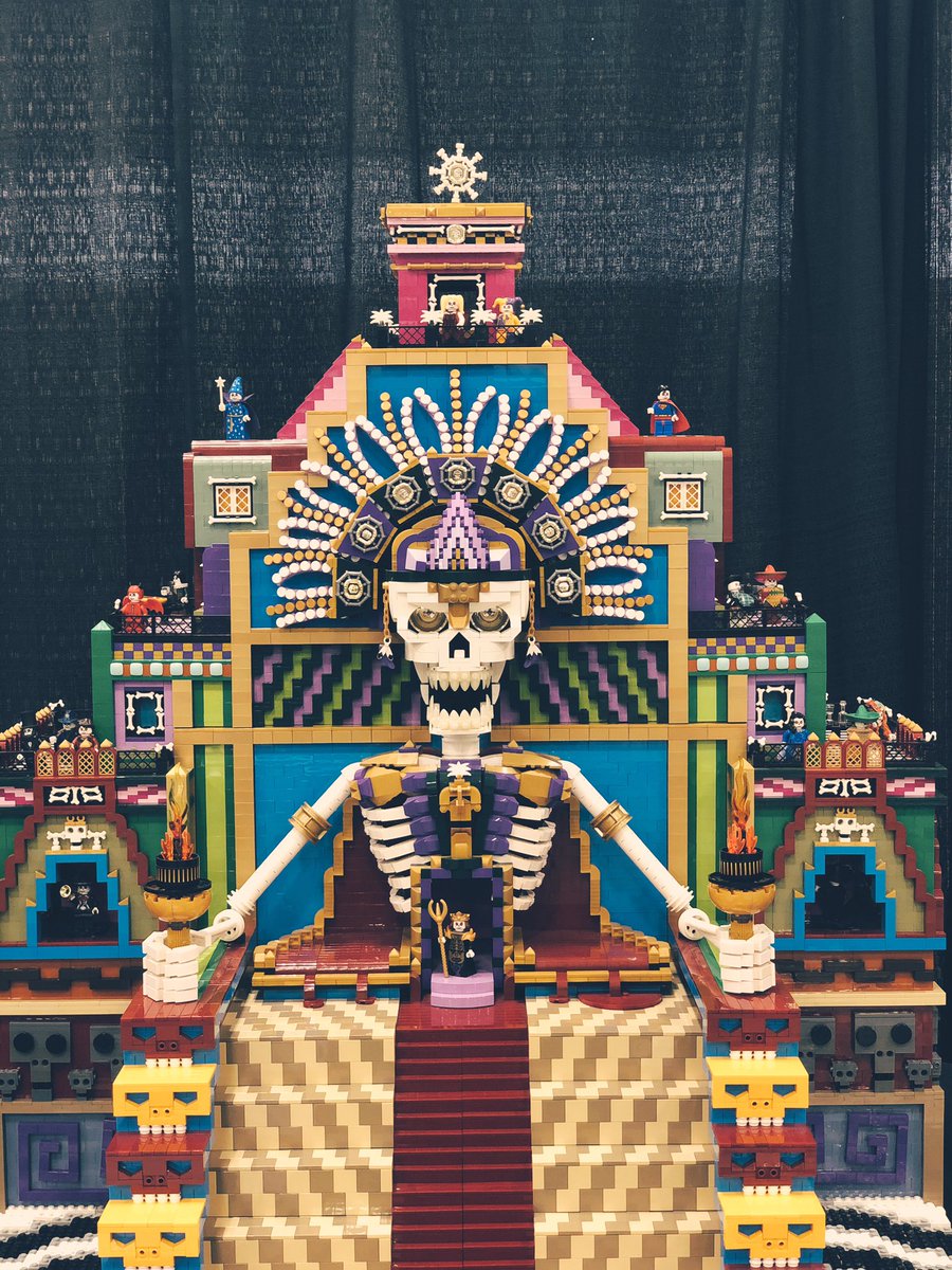 AndyMumma's tweet photo. 🦊Thx @LEGO @LEGOFanExpo for a great time! 👾🚗🏢🤓 https://t.co/0Oer41USfN