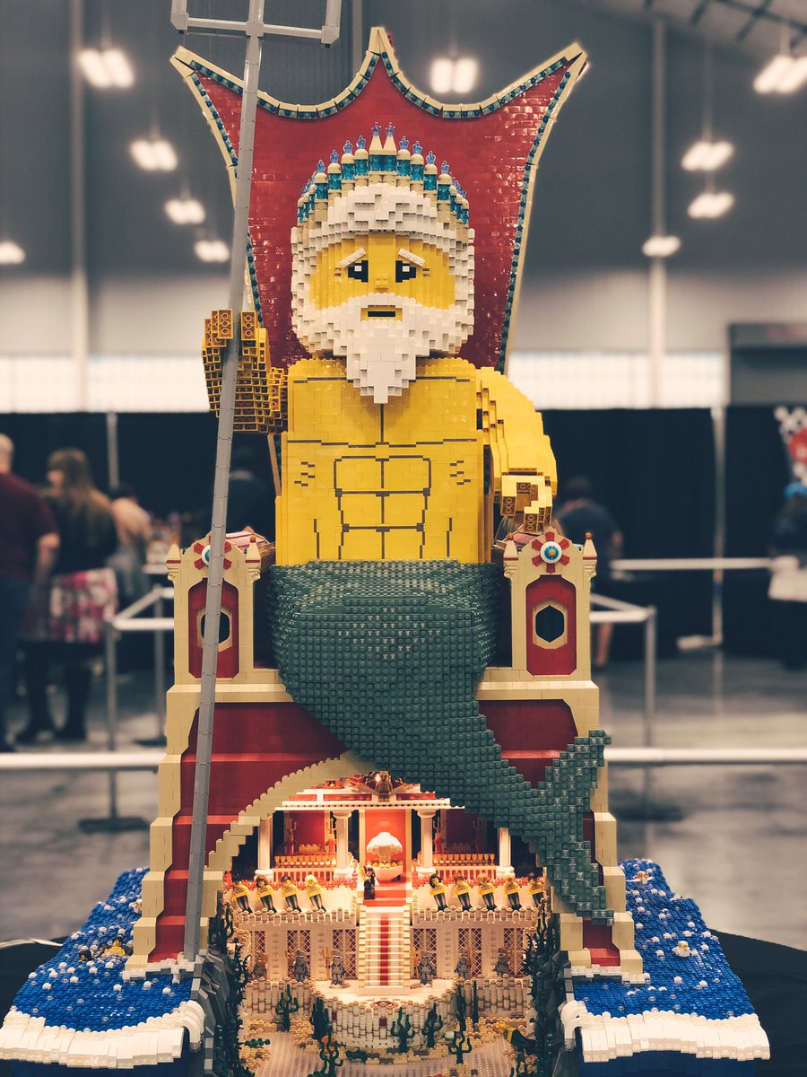 AndyMumma's tweet photo. 🦊Thx @LEGO @LEGOFanExpo for a great time! 👾🚗🏢🤓 https://t.co/2yPcg9osVi