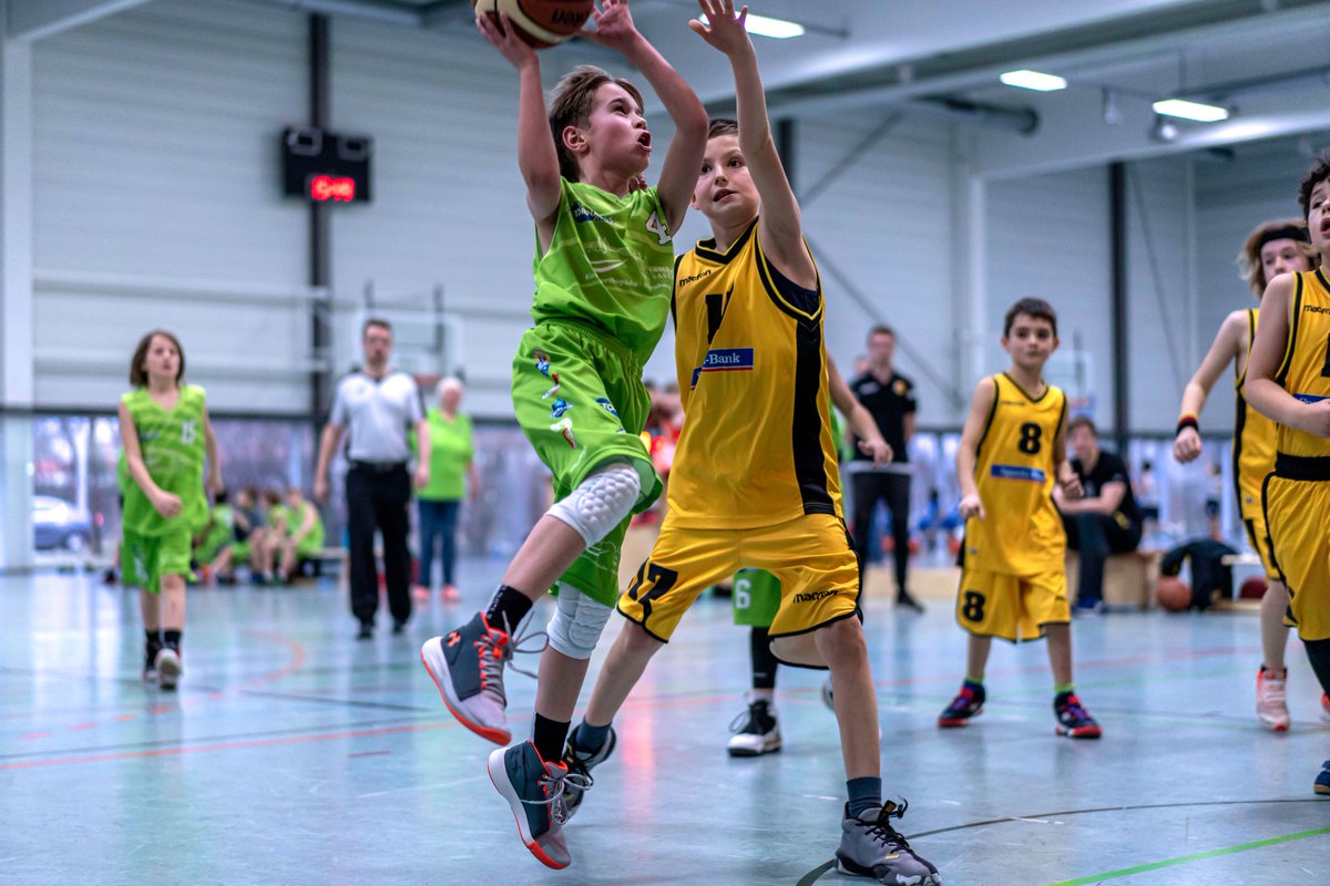 TornadosFranken's tweet photo. Die heiß umkämpfte Rückrunde der #TORNADOSFRANKEN #MINICHALLENGE ist zuende. Für das Finale am 18. April haben sich qualifiziert:
#U10: @soliver_wue #bbu01 @basketsjena @TornadosFranken
#U12: @FCBB_Jugend @TornadosFranken #bbu01 @BBA_Ludwigsburg
#minibasketball #minibasket https://t.co/Hdy6Xpo3bo