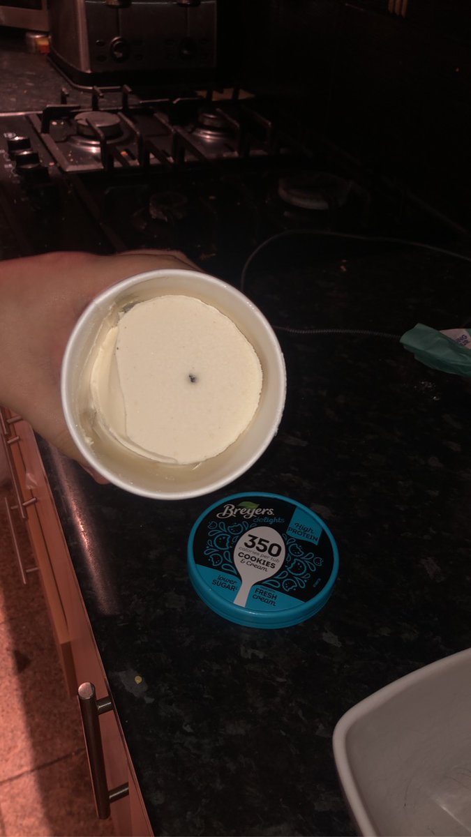 Chescaa_x's tweet photo. No wonder it’s low calorie. Where’s the rest of it @Breyers ?...... https://t.co/6432q6qOOR