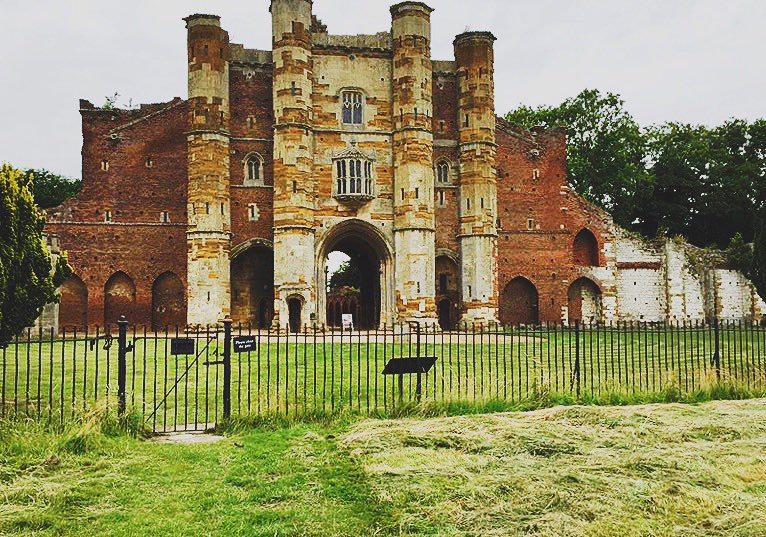 AnthroNfj's tweet photo. Here at #NFJA we are getting a late start on #archaeology31 but here is a photo from a site our coordinating editor @MeganFr38682961 excavated with @Hugh_Willmott at the Thornton Abbey Project. This is the gatehouse to the #mediaeval monastery. The arches are so beautiful! https://t.co/Hd9vlBFVRw