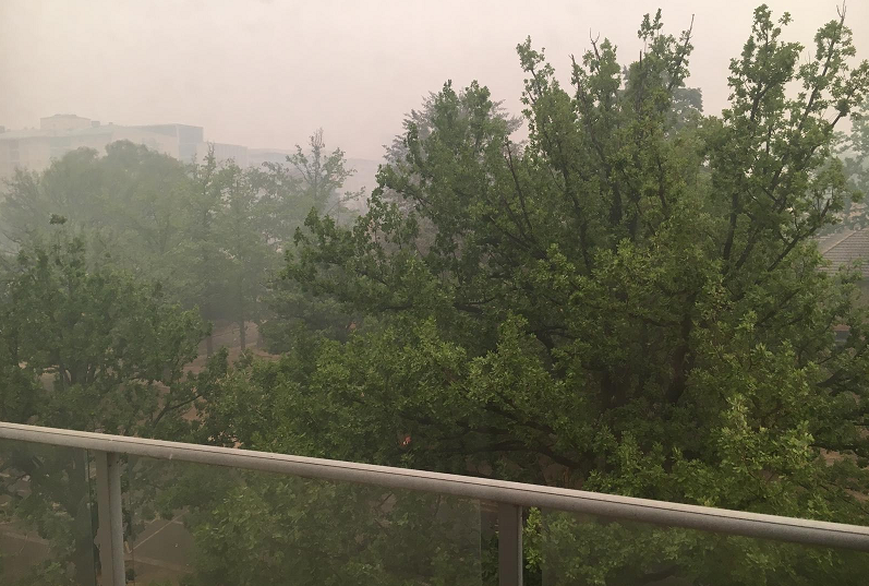 BOM_ACT's tweet photo. With persistent smoke in Canberra over the last month, air quality information has been a 'must have'. Some useful links to the relevant state and territory information sources are available here: https://t.co/UnY5Sa3BlZ https://t.co/f756vvstR7