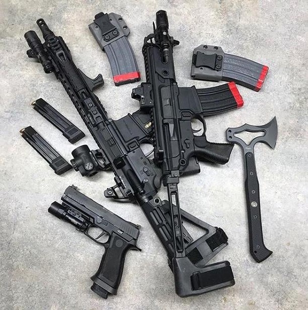 AZWS's tweet photo. @sb_tactical 👈 Follow our #badass #industrypartners👊🔫
• • • • •
What is your type of range day?
Bring it all, or focus on one or two main pieces?
📸 @Realfridgeop
#sba4 #fs1913 … https://t.co/bTPt7im63T
#AZWS #sbtactical #braceyourself RT https://t.co/9lRMpuvY5D