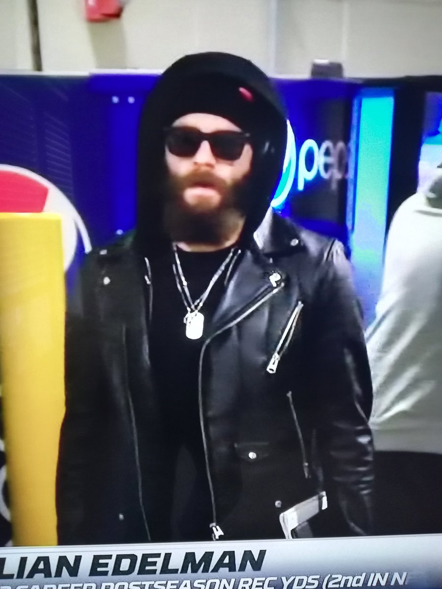 23ozRibeye's tweet photo. It must be wear your wife's jacket to work day for the #NewEnglandPatriots 
Thanks for the laugh
@TomBrady &amp; @Edelman11
 
#Playoffs #NFLWildCard #NFLPlayoffs https://t.co/FE4EQWCR7h