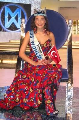 #TürkKızlarıÇokGüzeldir
#DünyaGüzeli #TürkiyeGüzeli #EnİyiKostüm #EnİyiTasarım
#MissWorld #MissTurkey

hurriyet.com.tr/galeri-yillar-…