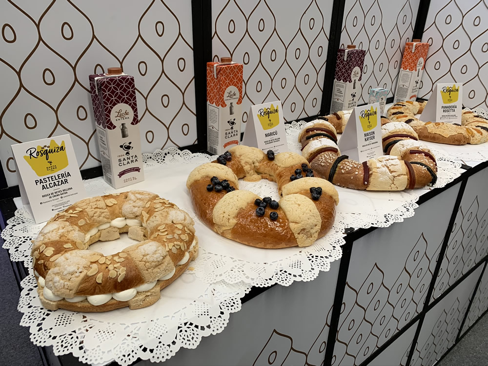 yes_estaloca's tweet photo. Cada que llega el día de Reyes nos hacemos una misma pregunta con mucha insistencia, ¿Cuál es la mejor #RoscadeReyes en la Ciudad de México?RosquizaSantaClara #SantoMomento
https://t.co/Qr6mRRSitQ https://t.co/hI5STZ8Amu