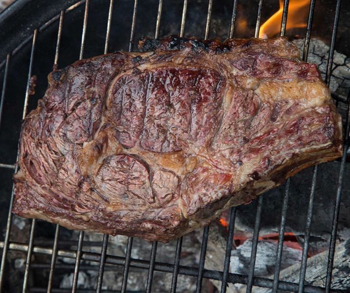 teithiautango's tweet photo. There are meat eaters and then there are carnivores! 
Could you handle this bad boy? 
#Argentina is famous for it's beef, if you're a #meateater and you haven't tried an Argentinian #steak cooked over hot coals, you're missing out!
Have you been @1GarethWynJones https://t.co/SHP7nrpnrj