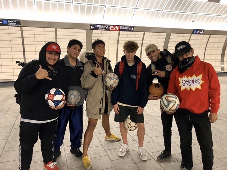 WillDaCreator's tweet photo. Awesome session with the freestyle crew of NYC ๐ฅโฝ๏ธ๐ค๐ผ we all thank @wassfreestyle for bringing our group together ๐๐ผ (the second pic is the blooper ๐) @adidasfootball @adidasnyc @adidas @speenstyle @newyorkredbulls @4freestyle #tangoleague #tangocontest #tangosquad #daretocreate https://t.co/c9tzbZHxZC