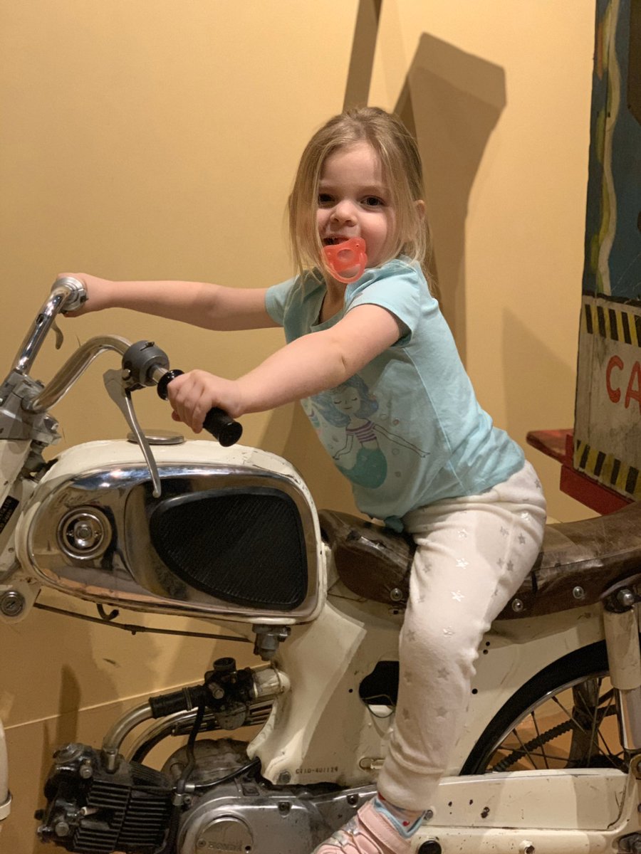 Lots of fun today with Mac at the <a href="/FieldMuseum/">Field Museum</a>. Her favorite was meeting Sue! #dayinthecity #Chicago #daddy #daddyslittlegirl