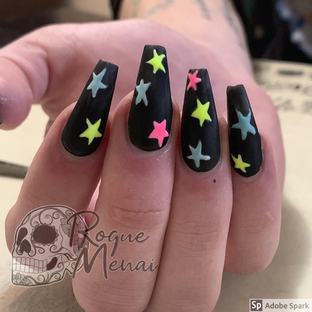 MenaiRogue's tweet photo. #neon &amp; #white #stars #nails@youngnailsinc flex, go time look don’t touch &amp; mission control fizz #nailsofinstagram #nailsonfleek #nails💅 #nails2inspire #nailswag #nailaddict #nailartist #nailartvideos #nailaddict #youngnails inspired by @chaunlegend #coffinnails #longnails https://t.co/rWZZxQOmP0