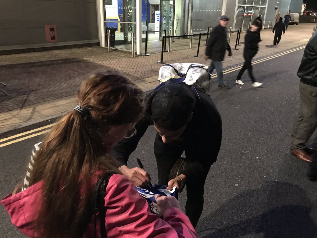 carystilley's tweet photo. Thank you to @joshmurphy65 for giving me his shirt today! It means a lot to me! What an early birthday present! Thank you so much @joshmurphy65! ๐๐ฆ @joshmurphy65 @CardiffCityFC #cityasone #cardiffcity #bluebirds #ccfc #joshmurphy #josh #murphy #murphytwins #jm11 #JM11 #murphys https://t.co/sb9q1cKswx