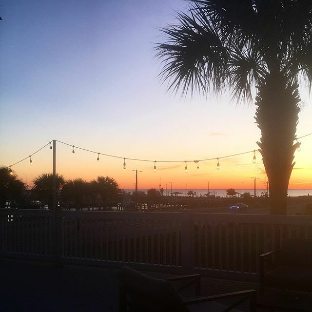 ABitofTLCblog's tweet photo. Happy hour view in January. 🙌🏼•
•
Say what you will, but Mississippi ain’t bad, y’all! 🏝•
•
#happyhour #happynewyear #mississippigulfcoast #sunsetsofinstagram #sunset #livingthedream https://t.co/In144W1q3h https://t.co/EN3LUk67VV