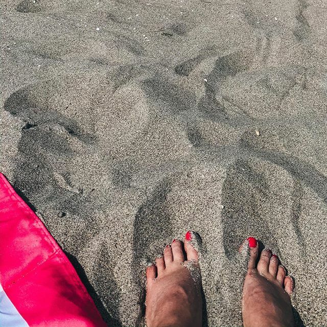 sjcnz's tweet photo. Yesterday I drove over 400km so I could have cuddles with the perfect little angel (and see her parents). Then we tested out my @dockandbay sand free towel and yes I can confirm it is a sand free towel!

#summer #newzealand #roadtrip #funwithfriends #dockandbay #sandfree #beach https://t.co/gyGBkLovjE