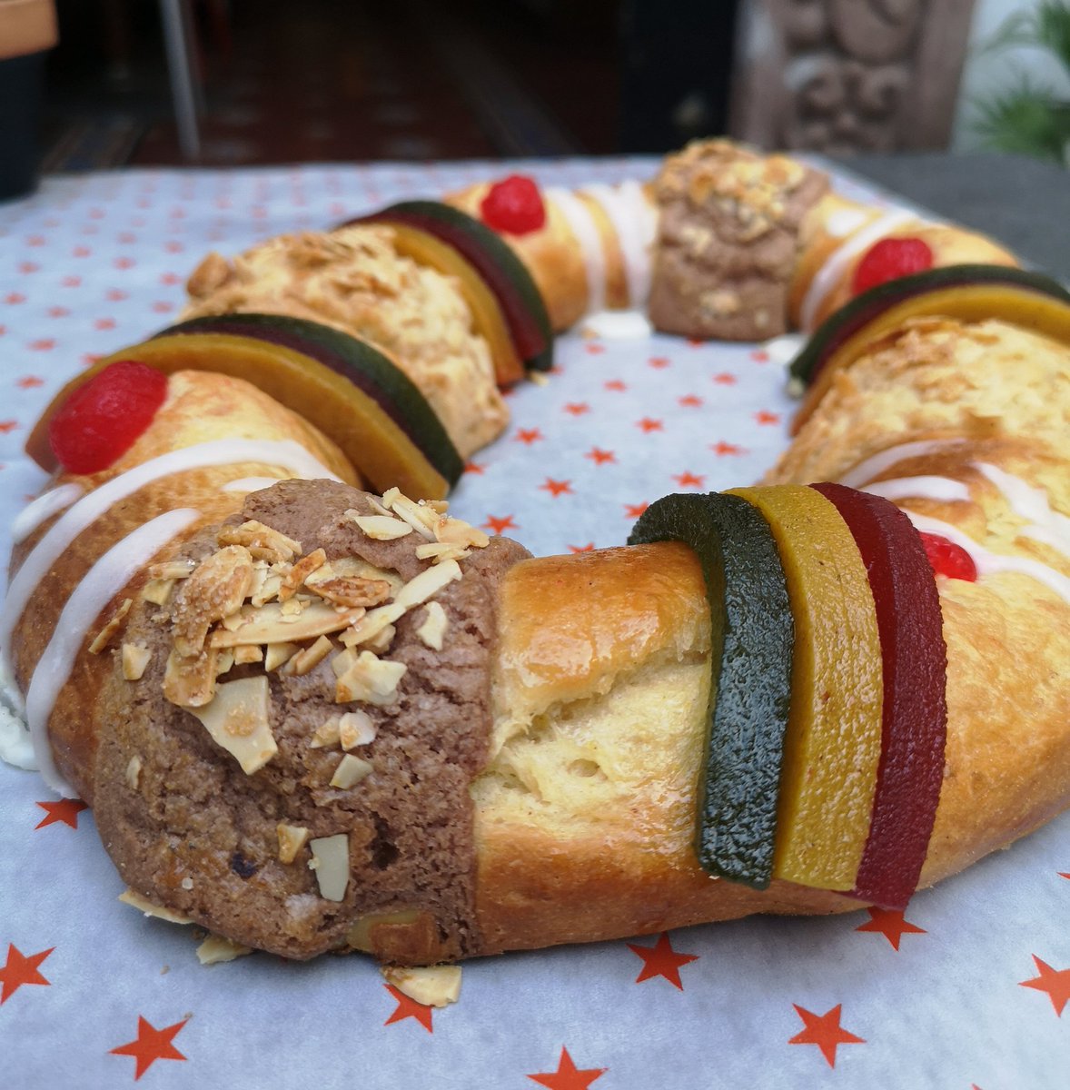 1123Central's tweet photo. Ven por la tuya 🤤
¡Están deliciosas!
#Comefeliz #Central1123 #pandelujo #panlujo #RoscadeReyes #reyesmagos #cdmx #feliz #deli #delicioso #restaurantescdmx https://t.co/SPncsg1Te9