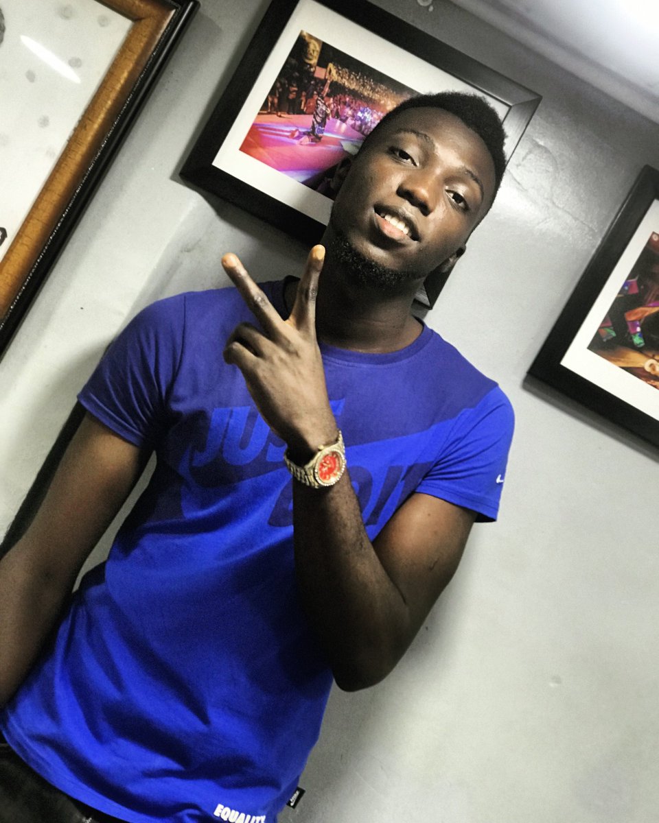 iamdjsq's tweet photo. Move one step forward everyday with a smile that kills the enemy..... #djsq #nigeriandj #wiseup #smile https://t.co/Vh0UEkqjNy