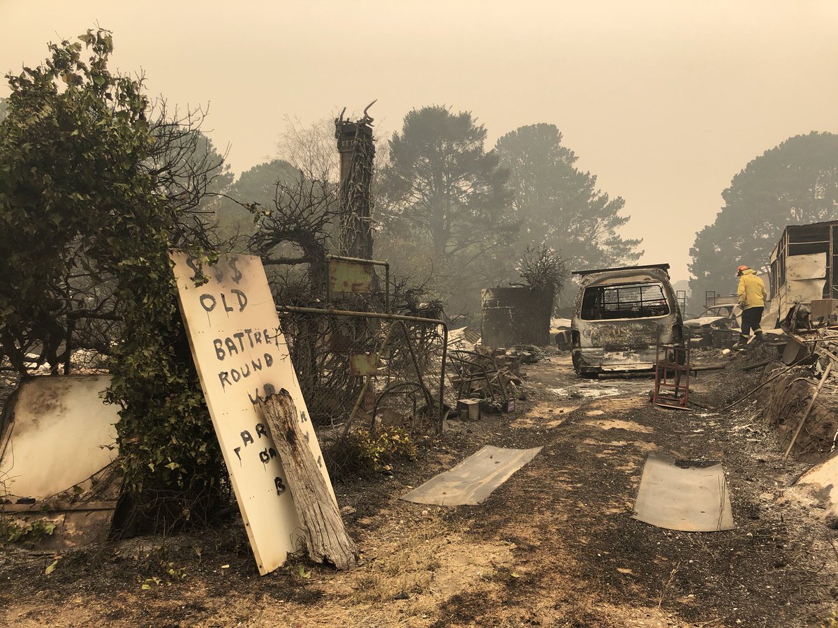 MitchMcCannNZ's tweet photo. The day after. Wingello, NSW. @NewshubNZ #NSWfires https://t.co/StDWYjG7Wh