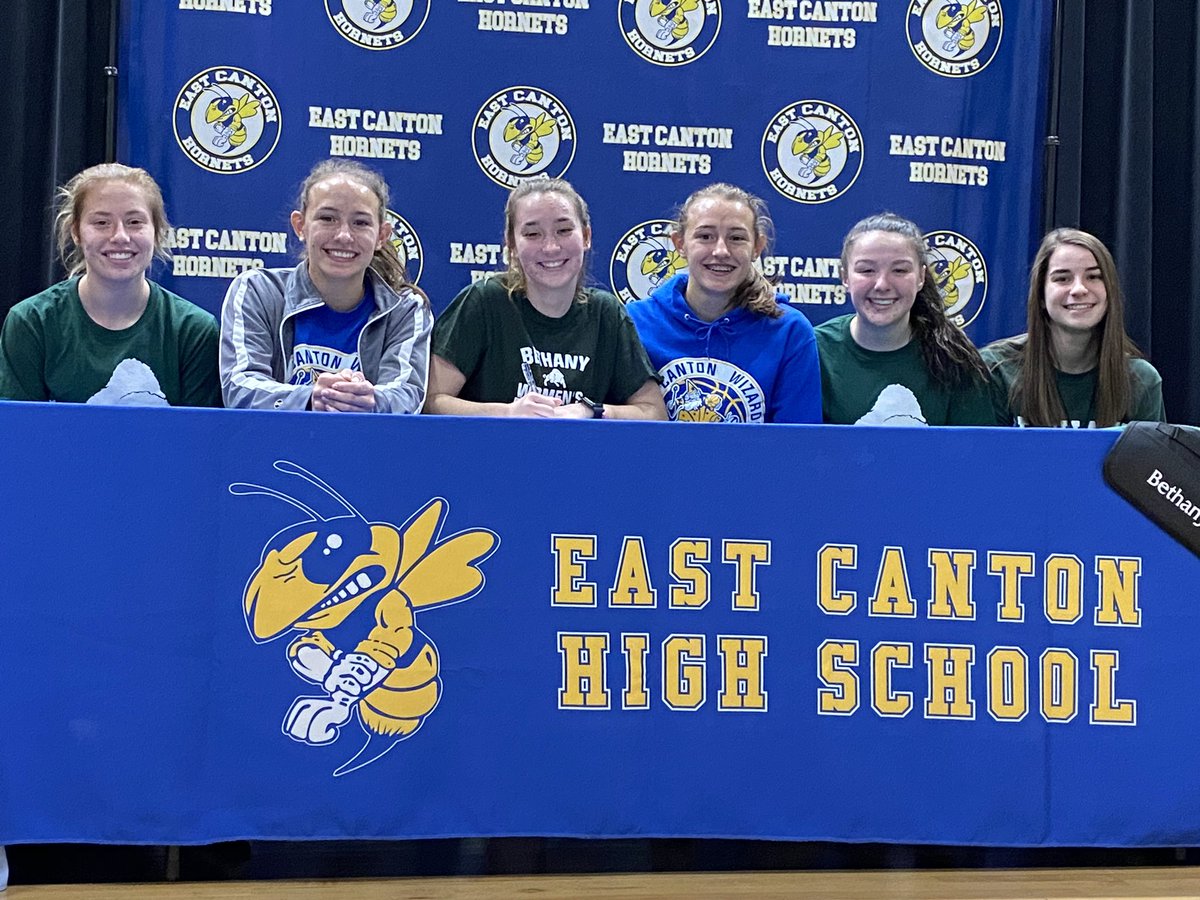 Abby signing today to play basketball at @BCWBB! Super proud <a href="/abbyreichard24/">abbyreichard24</a> Congratulations! We love you 💚🖤💙💛
