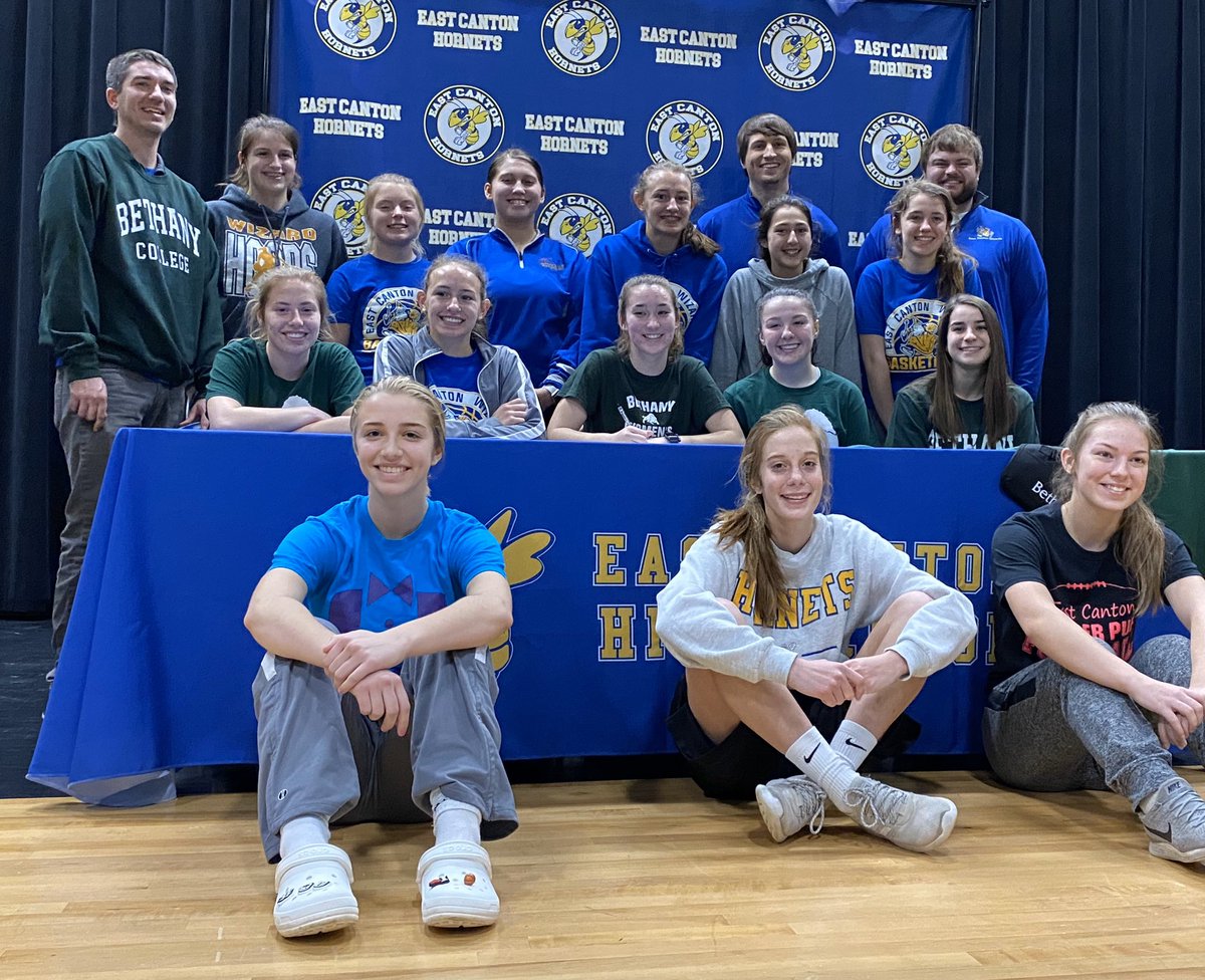 dawn3girlies's tweet photo. Abby signing today to play basketball at @BCWBB! Super proud @abbyreichard24 Congratulations! We love you 💚🖤💙💛 https://t.co/IKb19mFh2v