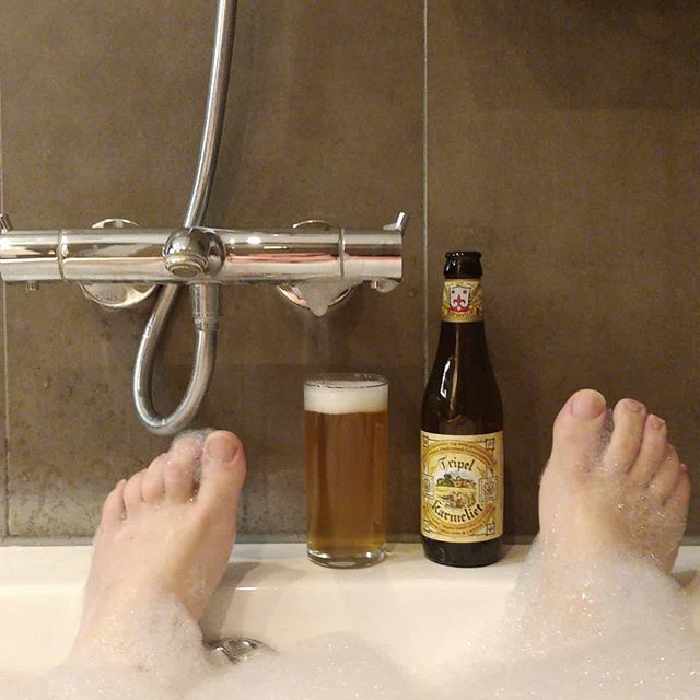 CdLCreative's tweet photo. A #selfie is so last decade. Or last century. A #bathie is the way to go. A good soak with a glass of what you fancy #FTW. (small print: no beer was wasted in making this post) https://t.co/Kcux5ArddR https://t.co/C1CGa7uUG6