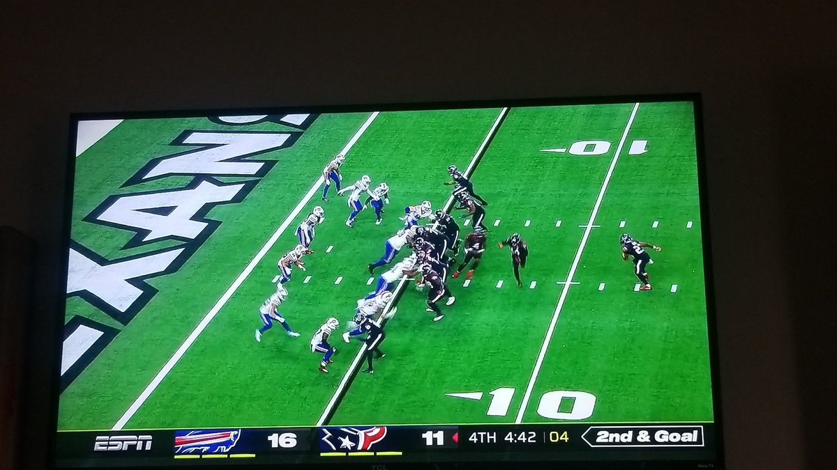 WTF!! <a href="/BuffalBills/">Buffal Bills</a>