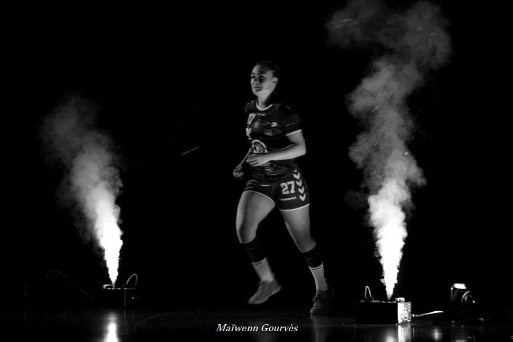 BHandball's tweet photo. Courte défaite de nos #Amazones contre La Roche-sur-Yon Vendée 28-29. Prochain match-- 11 janvier à Pessac ! https://t.co/GE6uMdQPBQ