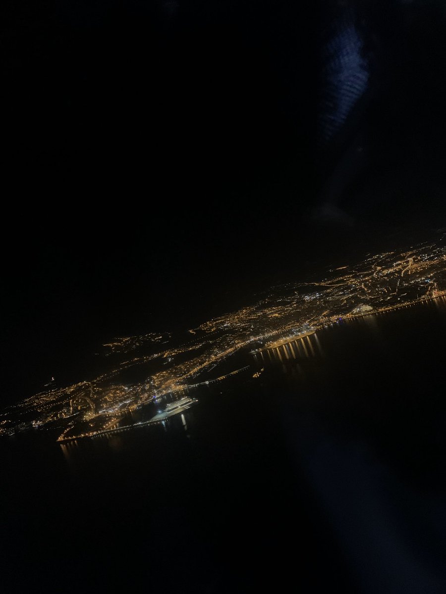 jomariemiles's tweet photo. Take off from Majorca clear skies on a beautiful night! Land into Bristol to Extremely low visibility ๐ฌ๐ณ lets just say I felt like doing that crappy cheering thing ๐คฃโ๏ธ #safelanding #phew #couldntsee https://t.co/W2IpYFHvDA