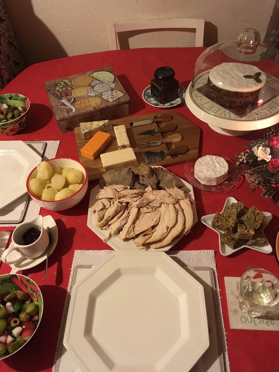 Jan_Lentzos's tweet photo. We had quite a bit of leftover meat from our festive roasts π
So we put together a buffet of cold cuts, potatoes, salads, cheeses, chutneys etc.π
πππ―β¨π¦π₯©π₯π₯π§
#Turkey #Beef #ColdMeats #BoiledPotatoes #SaladBowls #SelectionOfCheeses #BiscuitsForCheese #Fruit #ChristmasCake https://t.co/1HtOvCxzUH