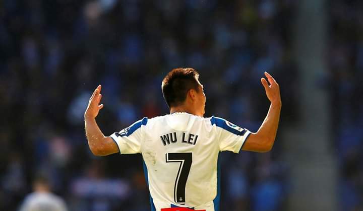 CelouFlecher's tweet photo. Wu Lei🇨🇳 devient le premier joueur chinois de l'histoire à marquer contre le Barça ! https://t.co/qD61aYdqwF