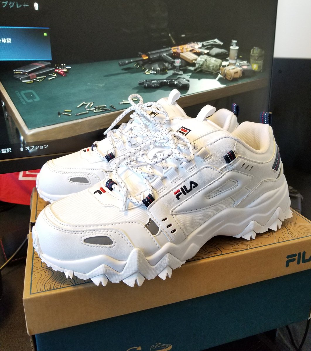 佐藤 テテの履いてるスニーカー届いた ハッピー たぶんこれよね Fila Bts 佐藤 テテの履いてるスニーカー届いた ハッピー たぶんこれよね Fila Bts