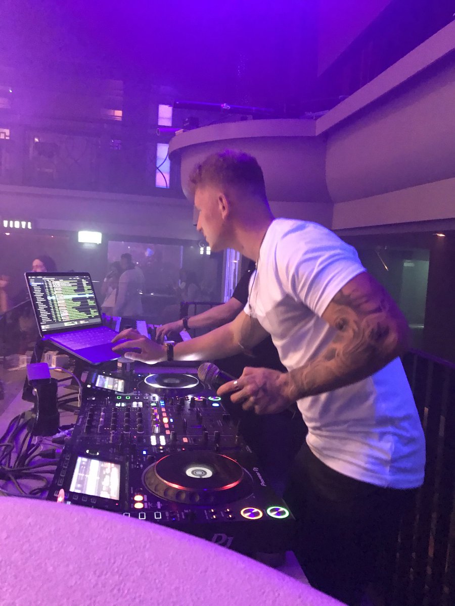 The road trip reaches ⁦@PRYZMNottingham⁩ to see Deltic DJ of the year finalist ⁦<a href="/DJRoscoe_/">Luke Roscoe ®</a>⁩ full of energy in here tonight.