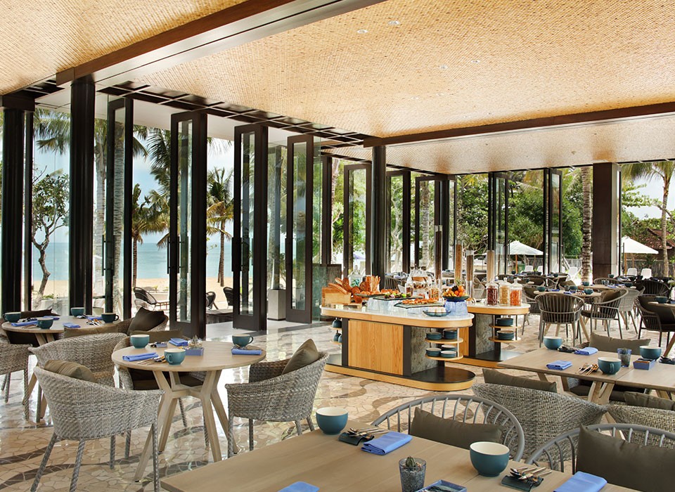 paradisesonline's tweet photo. Featuring dazzling views over the captivating Indian Ocean, The ANVAYA Beach Resort Bali is equipped with a wide-range of contemporary, relaxing and luxurious facilities for discerning travellers seeking an authentic experience and unique holiday.#anvayabeachresortbalipaparadises https://t.co/7YLOp8sIxb