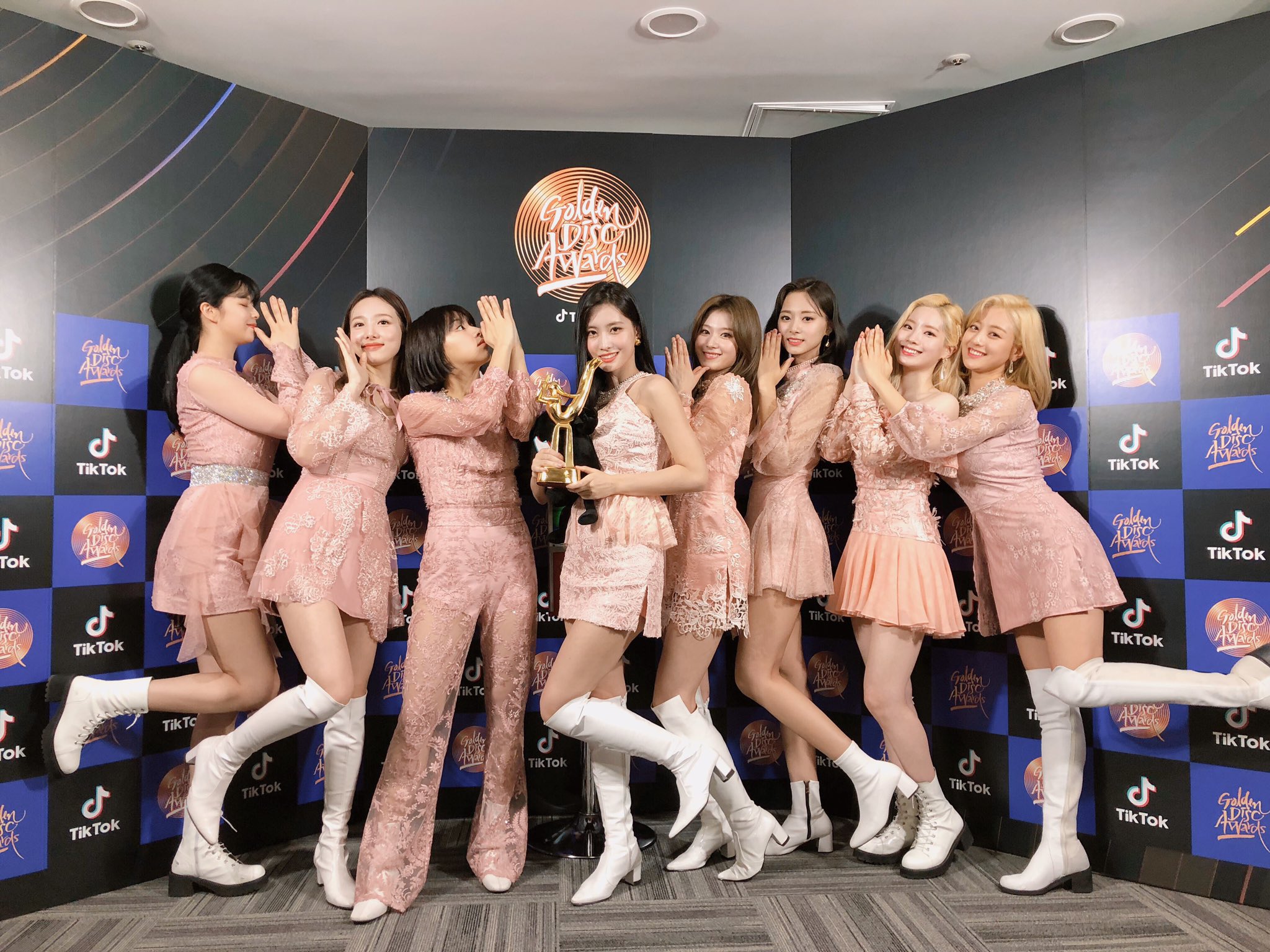TWICE ゴールドディスク ベスト3アルバム（アジア部門）｜第34回日本ゴールドディスク