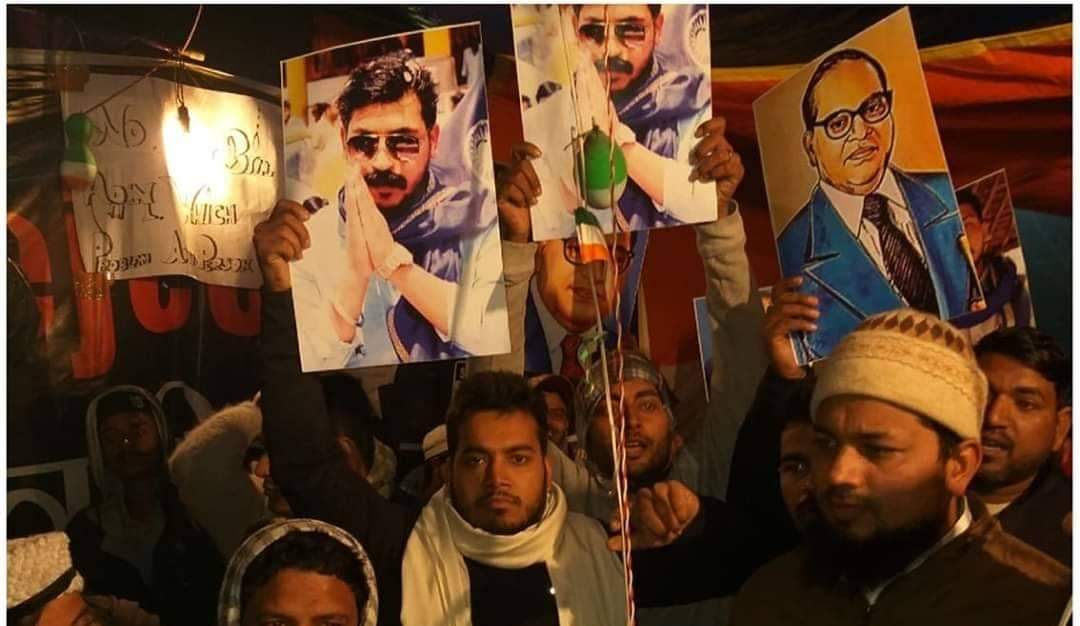 Salmanqasmi838's tweet photo. हम प्रधानमंत्री जी,से एडवोकेट चन्द्रशेखर आज़ाद की रिहाई की मांग करता हूँ। 
उनके डॉक्टर के अनुसार उनकी तबीयत बेहद गंभीर हैं।
 ऐसे सरकार की गलत नीति और निर्णयों का विरोध करने का मतलब यह नहीं कि बंधक बनाकर तिहाड़ में डाल दें। 
यह आपकी कायराना हरकत हैं।
  #AzaadiForAzad 
#Azadforazad https://t.co/1UZrILey4R