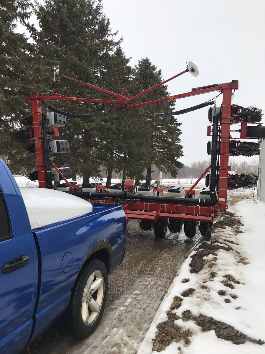 Ok #AgTwitter is there a better forum site than Agtalk? Something that will work halfway decent on a cell phone? PFA