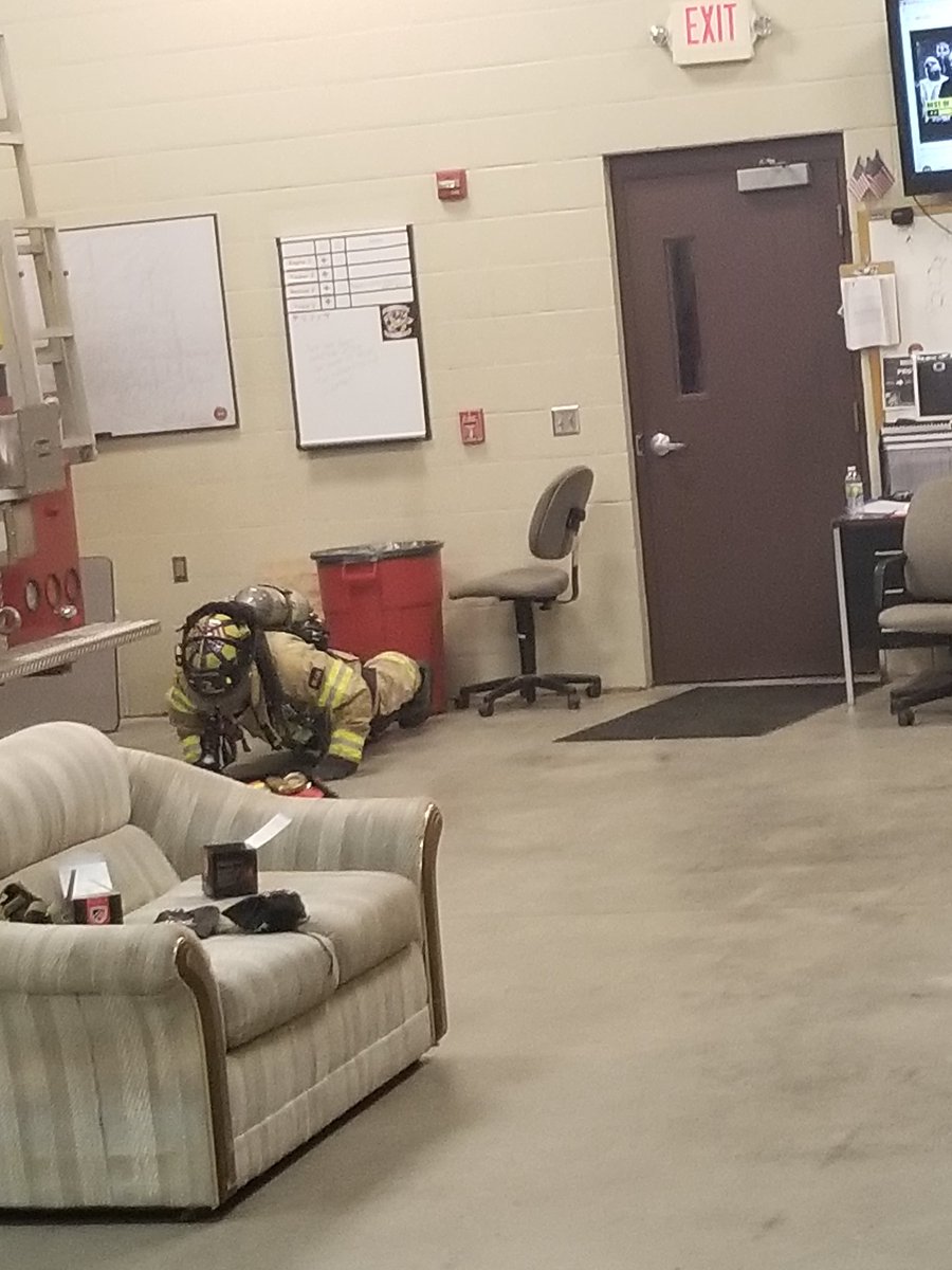 VFEMSD's tweet photo. B shift and the Black Sheep from station 2 putting in the work on a Saturday night. #VermSafe #FitFam https://t.co/d68ir1q9Pk