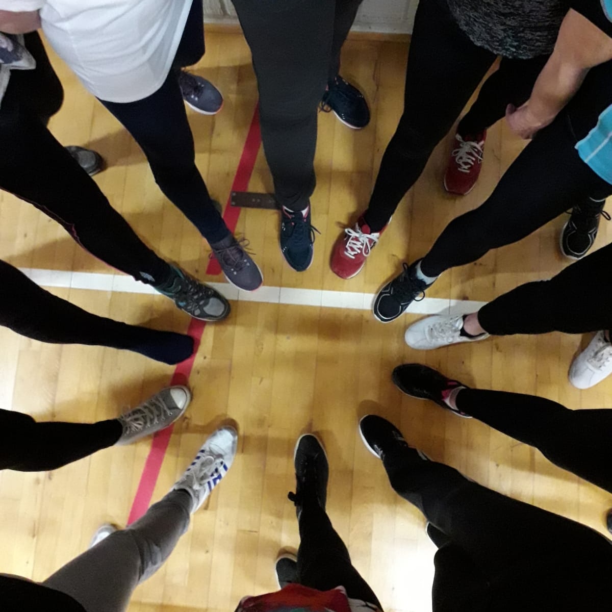 Dogbaak's tweet image. Iedereen een gezond en  Sportief 2020 gewenst. 
Na een fijne kerst(stol) en een gezellig nieuwjaar(s oliebol of 10) trekken wij dapper onze stoute (Dance Workout)schoenen weer aan. Dinsdag 7 januari 2020 om 18.45u beginnen wij met een nieuw swing, dus kom ook meedoen!!