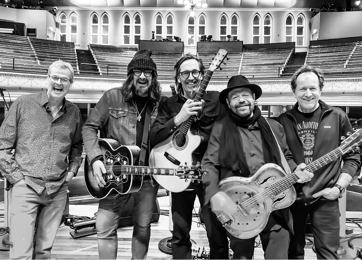 therodeokings's tweet photo. Tonight we debuted our new album #KINGOFTHISTOWN at The Grand Ole Opry @opry in #Nashville on the stage of the historic @theryman . What a tremendous thrill Y’all . @WarnerCanada https://t.co/4rrDCN1EJO