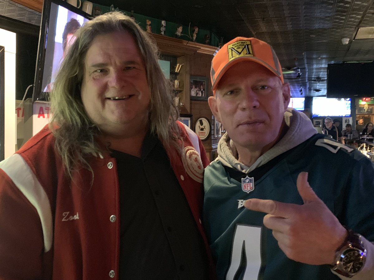 Lenny Dykstra on X: At @DolansBar in Ridley Park, with Rob Carroll of  @PAStringBand. If he looks vaguely familiar, it's because he's one of the  guys in Philly who plays the role