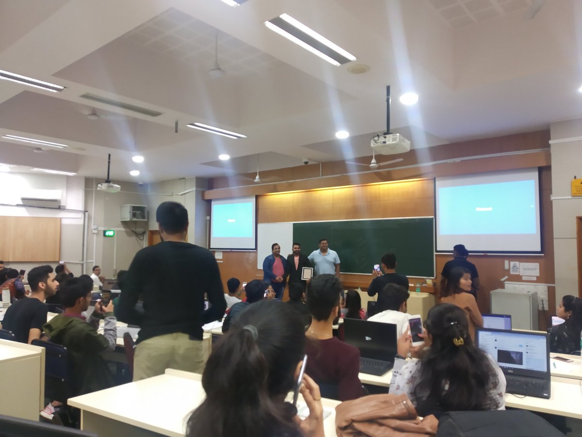 ShrawaniT's tweet image. #SundayMotivation with @imayankbatra 
#iitbombay #Techfest2020