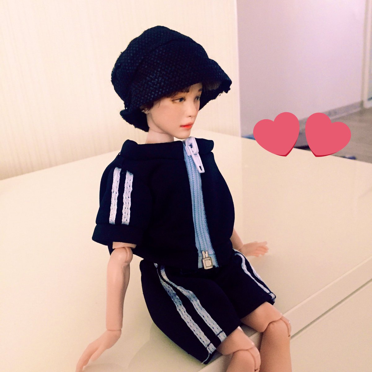 Mattel_Yoon's tweet photo. 골디 기달리는 올블랙 민애옹✨

#윤몽이네
#Mattl #BTS
#올블랙 #슈가 #골디 https://t.co/UmMfqdINab