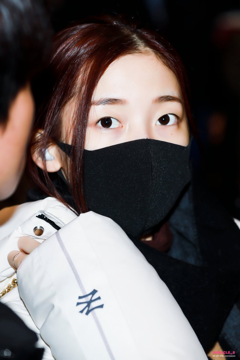 miracle__8's tweet photo. 200103 김포 출국 
#OHMYGIRL #오마이걸 #아린 #Arin
(@WM_OHMYGIRL) https://t.co/1T20IAQRjc