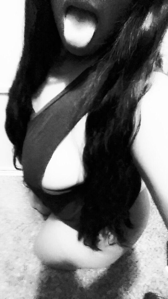 RosaPictures's tweet photo. @HerMoves_ @LondonOnTheClit https://t.co/gtKHAC3J66